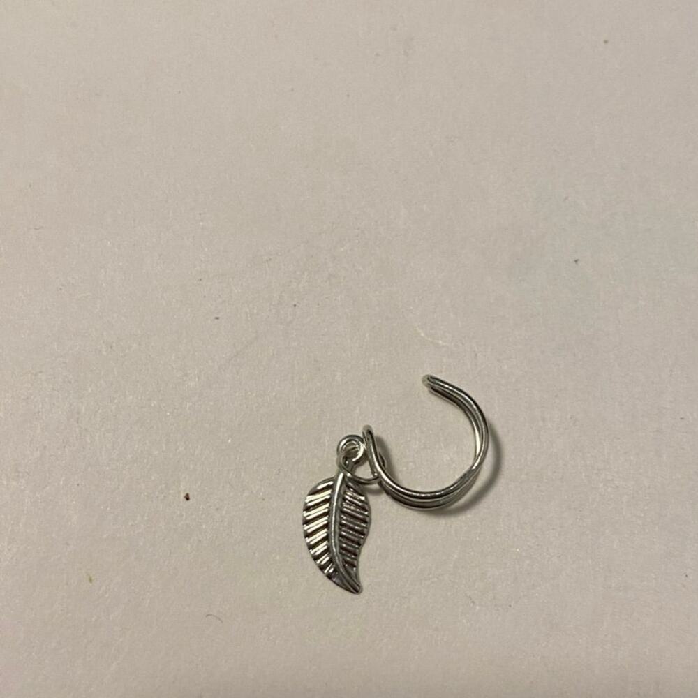 Leaf ear cuff